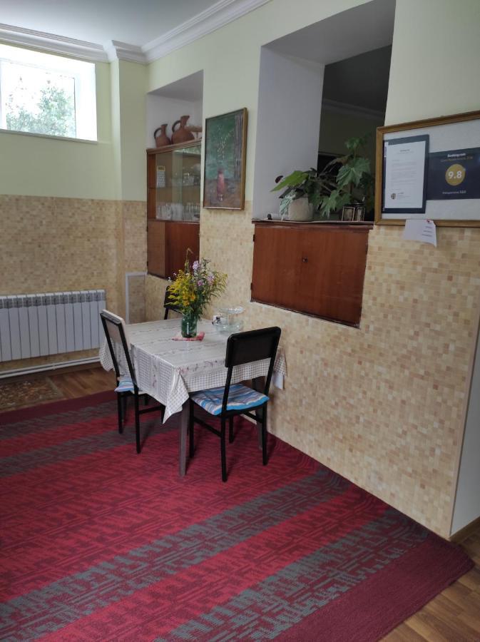 לינה וארוחת בוקר ונדזור Inexpensive House מראה חיצוני תמונה