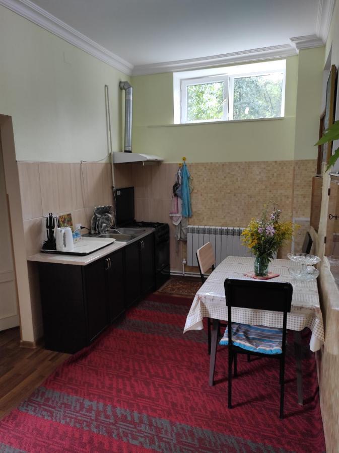 לינה וארוחת בוקר ונדזור Inexpensive House מראה חיצוני תמונה