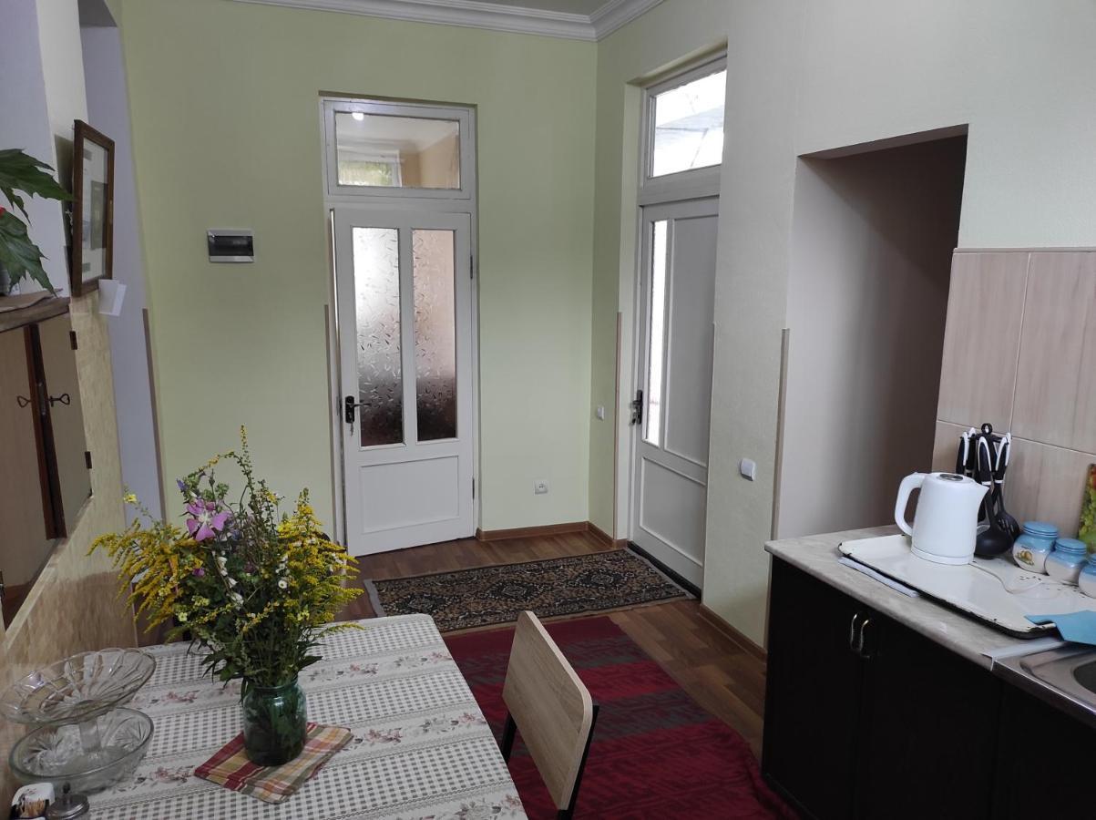 לינה וארוחת בוקר ונדזור Inexpensive House מראה חיצוני תמונה
