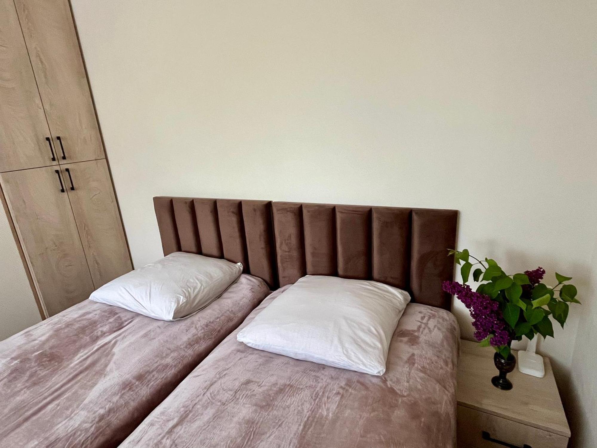 לינה וארוחת בוקר ונדזור Inexpensive House מראה חיצוני תמונה