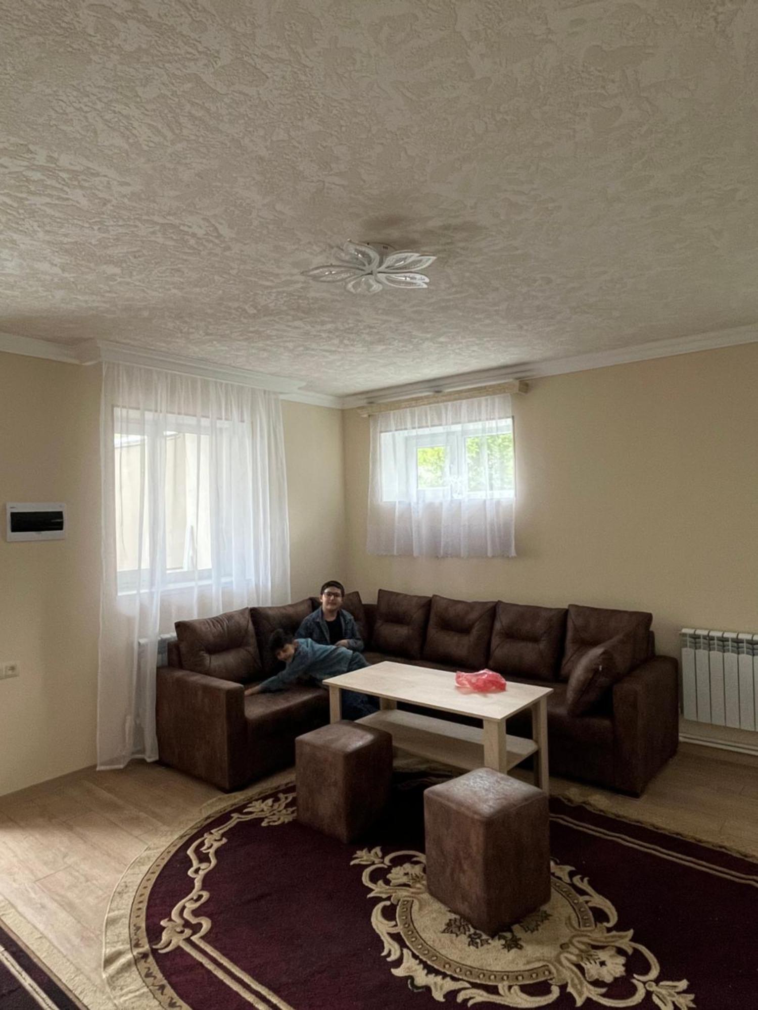לינה וארוחת בוקר ונדזור Inexpensive House מראה חיצוני תמונה