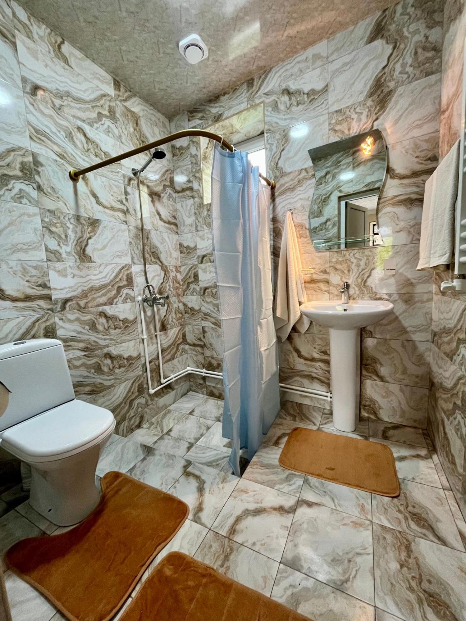 לינה וארוחת בוקר ונדזור Inexpensive House מראה חיצוני תמונה