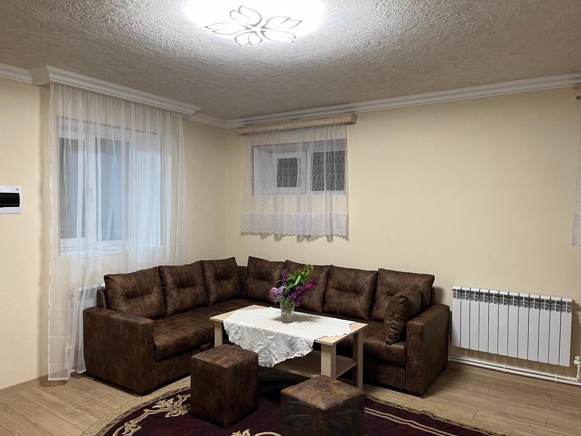 לינה וארוחת בוקר ונדזור Inexpensive House מראה חיצוני תמונה